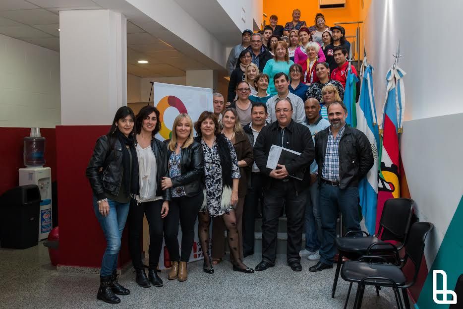 Empleados del Municipio de Lanús terminan sus estudios con el Plan Fines