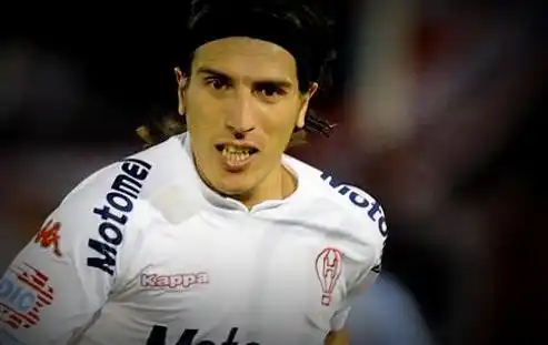 El tremendo gol (en contra) de Chiche Arano 