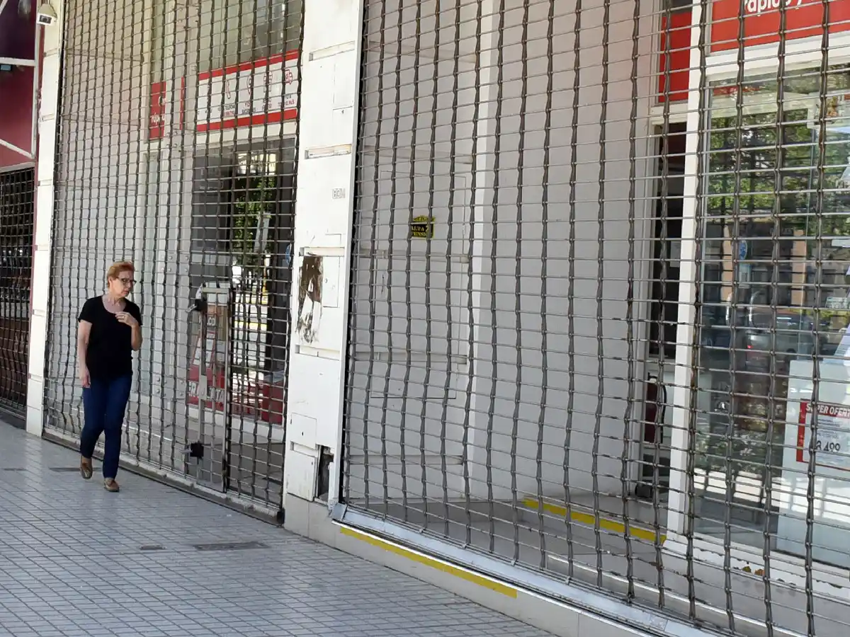 El centro de la ciudad, desierto por el feriado