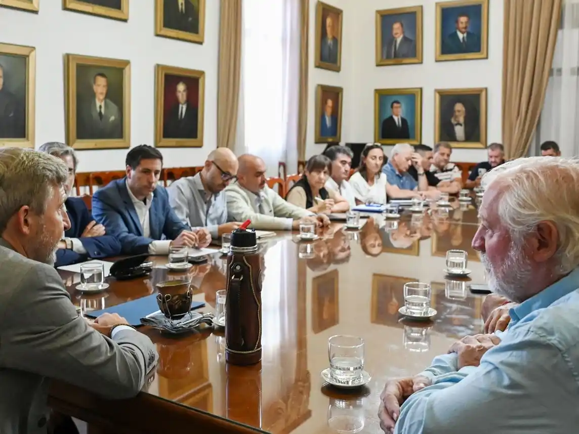 El Gobierno presentó a los gremios docentes y estatales el proyecto de reforma previsional