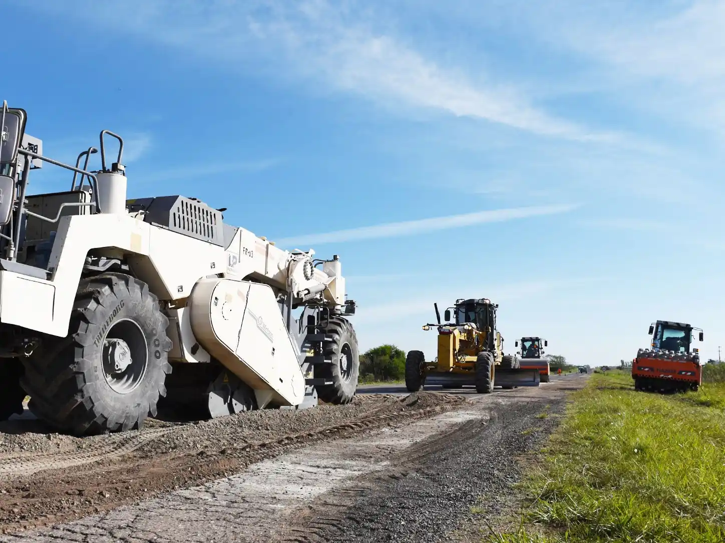 Avanza el Plan de Recuperación de rutas provinciales con obras en los departamentos Gualeguaychú, Uruguay e Islas del Ibicuy
