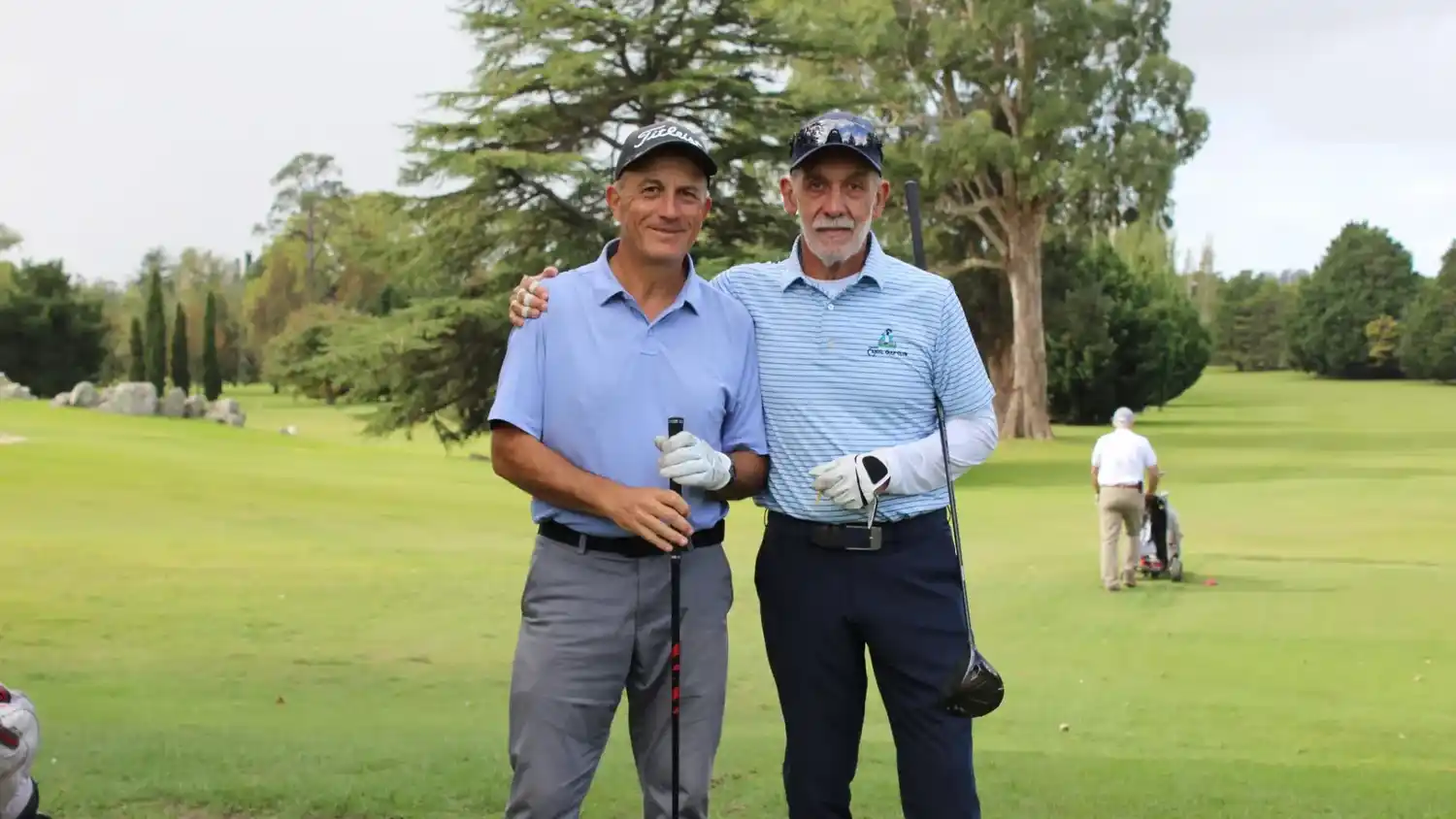 Osvaldo Dadiego, ganador el domingo, junto a Ariel Rodríguez Laurnagaray.