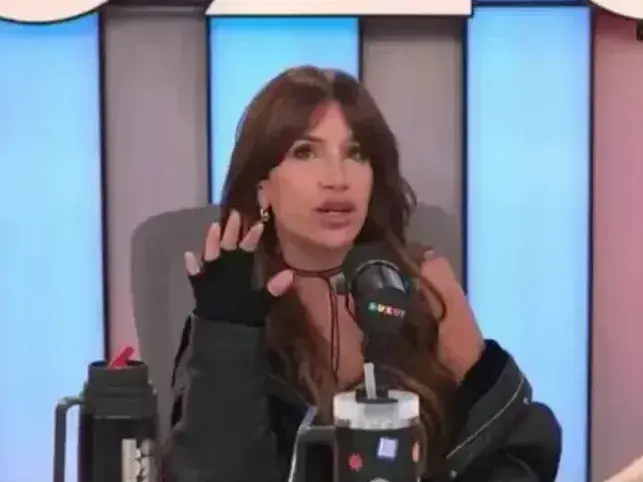 Cuando el micrófono pesa menos que el ego