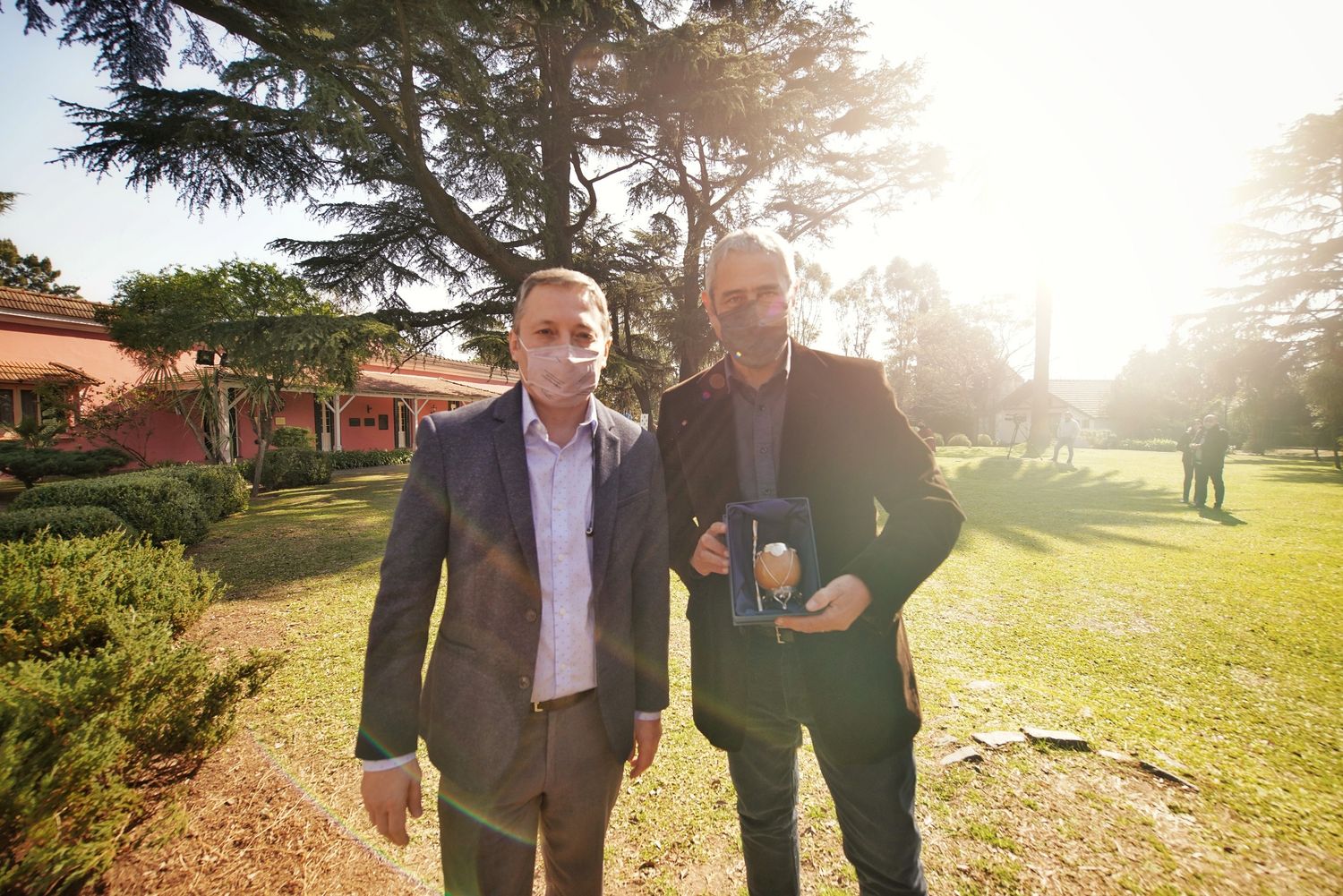 Esteban Echeverría: Gray y Ferraresi entregaron créditos para la construcción de viviendas