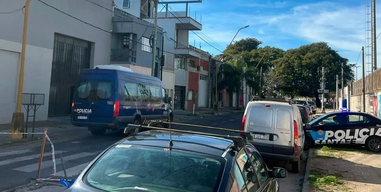 Investigan un millonario robo en una distribuidora de bebidas de barrio Candioti