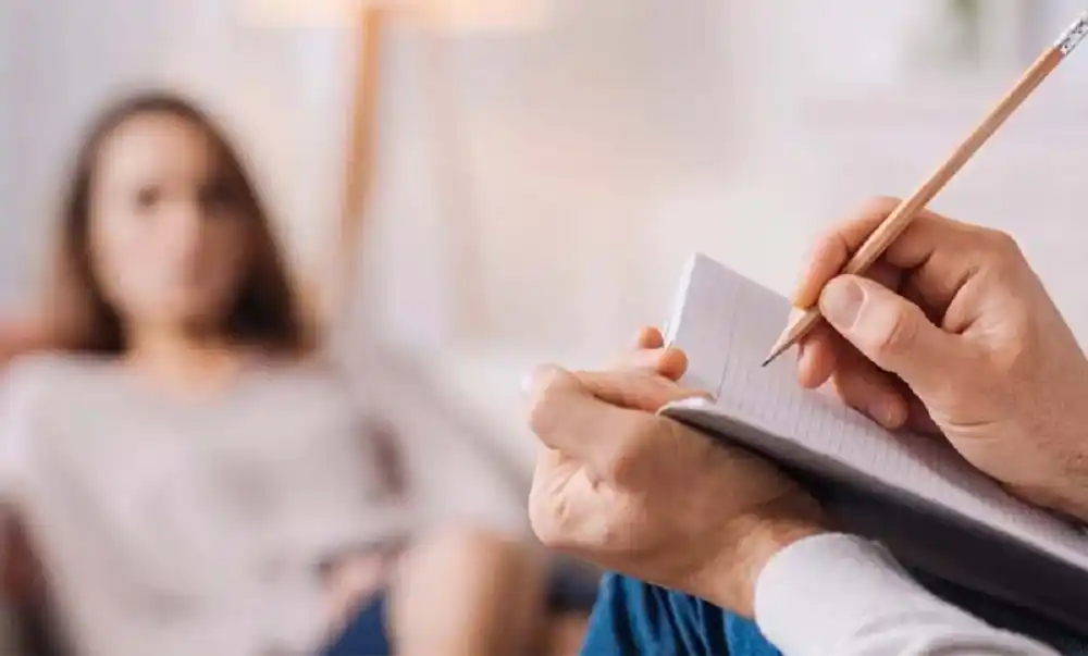 "Los pacientes no optan por la consulta virtual", indicó un psicólogo de la ciudad