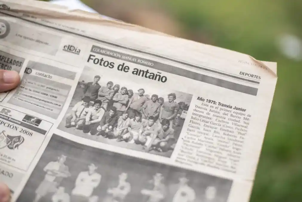 Rescate histórico. Publicación de ElDía en la que se puede apreciar la formación de Tranvía Juniors de 1975