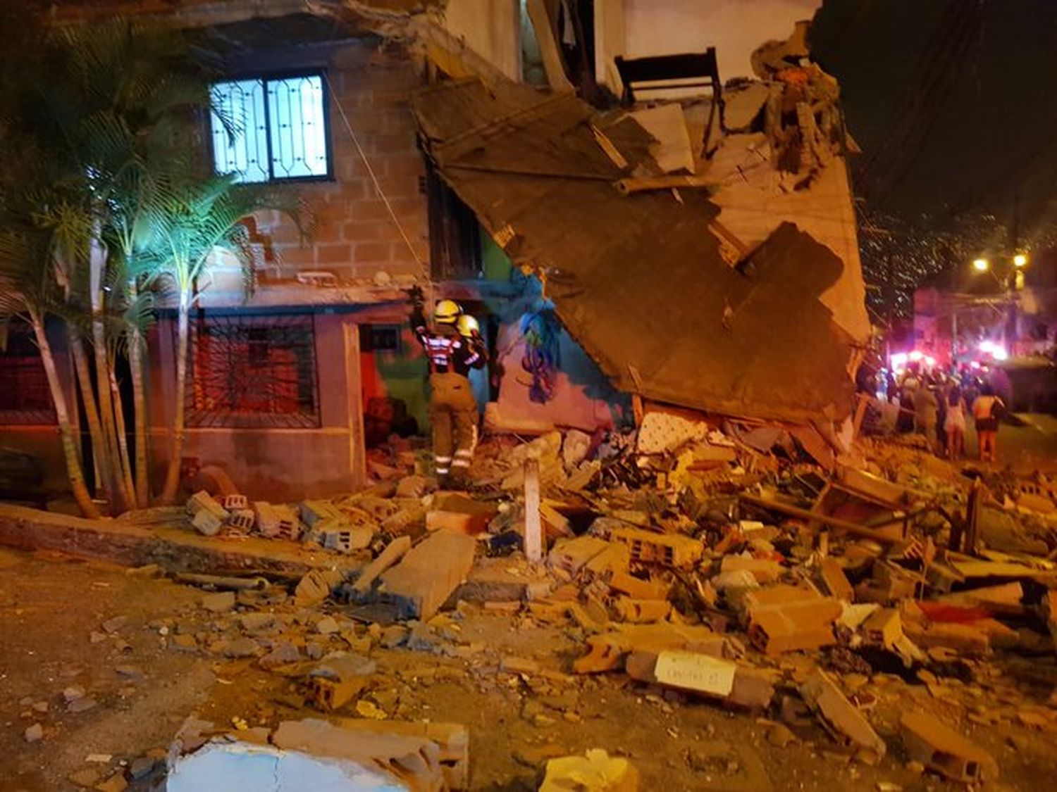 TRAGEDIA EN COLOMBIA: fuerte explosión en un barrio de Medellín deja nueve heridos graves y 40 viviendas afectadas