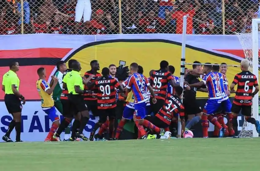 Escándalo en un clásico de Brasil