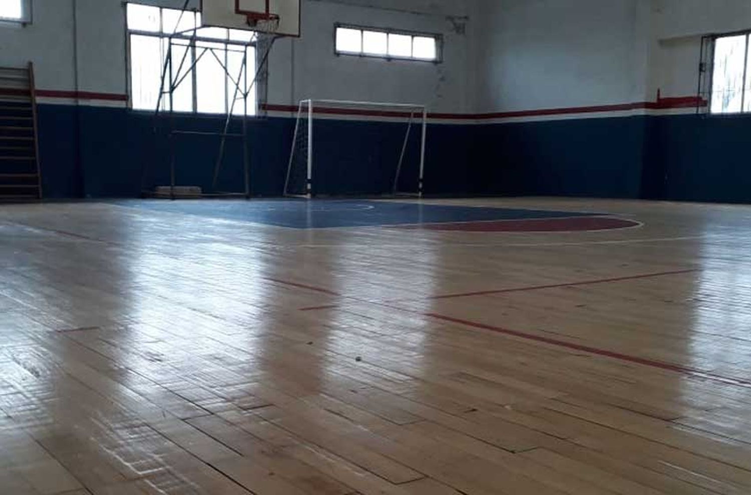 El Municipio entregó el viejo piso del Polideportivo a clubes locales