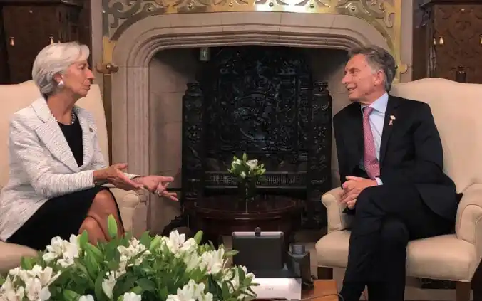 El FMI pidió trasladar la suba del dólar a las tarifas de energía