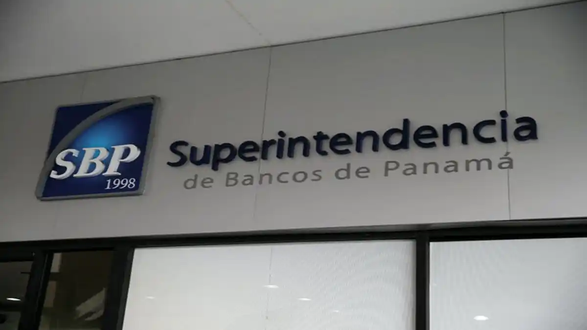 Panamá aceptará pasaportes vencidos de venezolanos para trámites bancarios