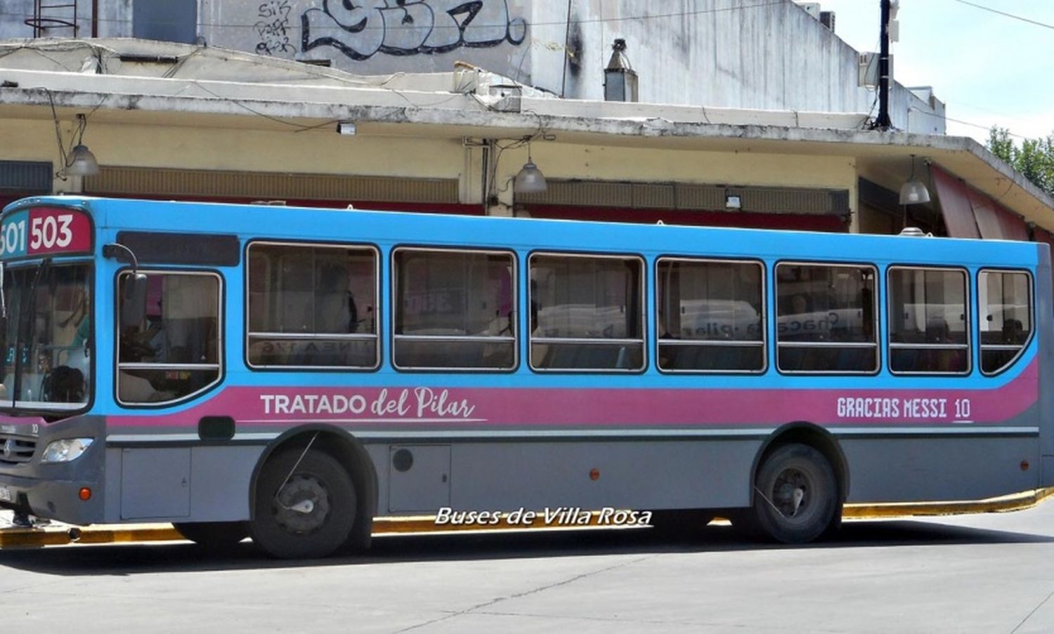 Pilar: El particular homenaje a la Scaloneta de una empresa de colectivos