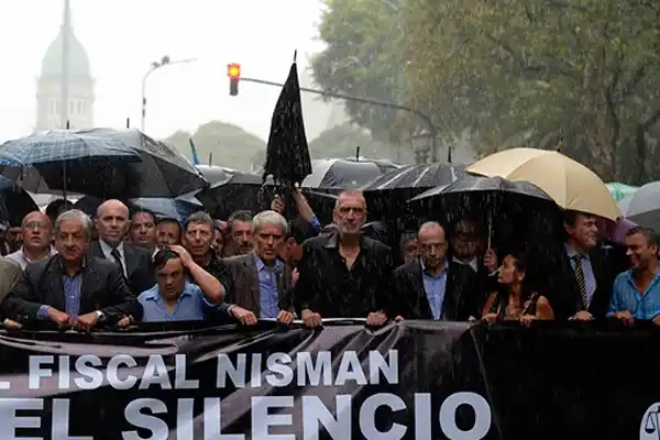 Marchas y silencios