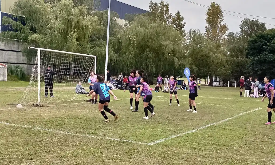 Fútbol Femenino: Pilar City es líder ideal en la “A” y en la “B” hay tres punteros