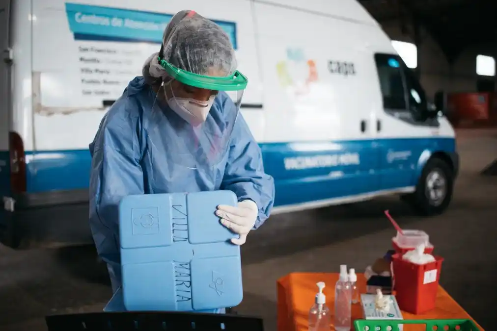 Según la OMS, las vacunas son eficaces frente a "todas las variantes" de Covid