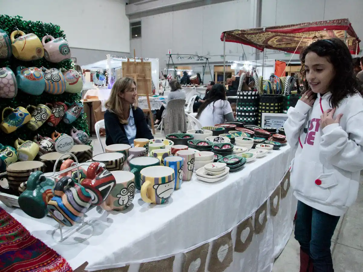 La Feria de Artesanías permanecerá abierta hasta la medianoche