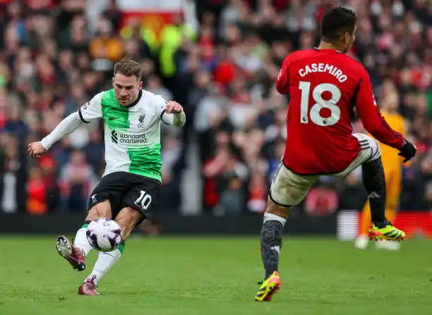 Liverpool rescató un empate sobre el final