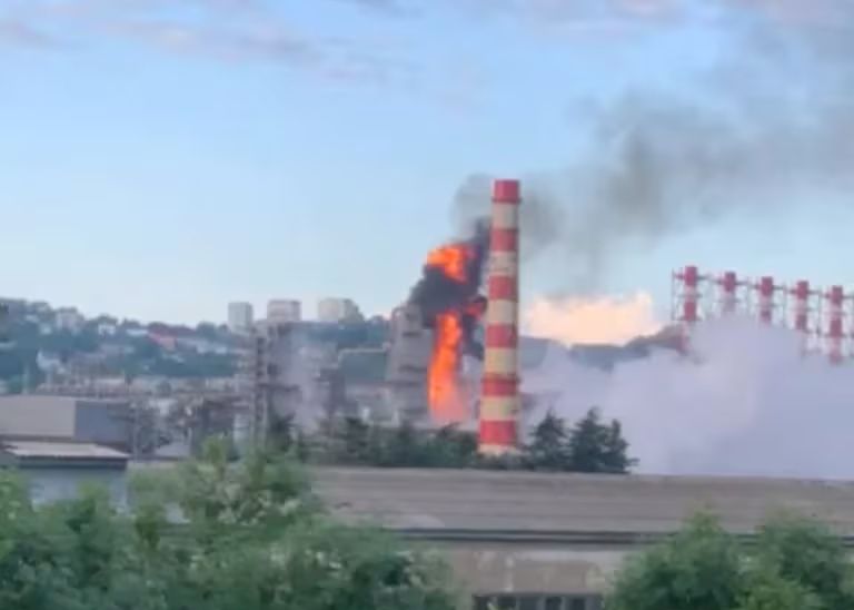 Video: Un ataque ucraniano con drones dañó la mayor refinería rusa en el Mar Negro