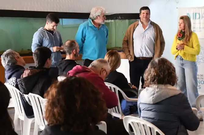 Chascomús apuesta a la profesionalización apícola con una capacitación clave en la Semana de la Miel