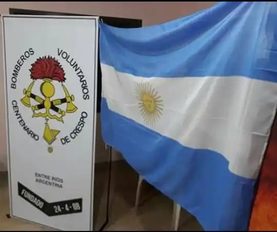 Bomberos celebran 32 años haciendo sonar su sirena