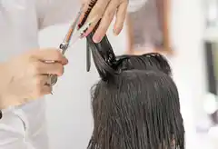 Peluqueros piden poder trabajar en horario acotado