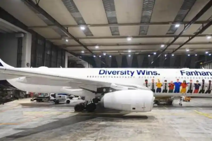 Alemania viajó a Qatar en un "avión inclusivo"