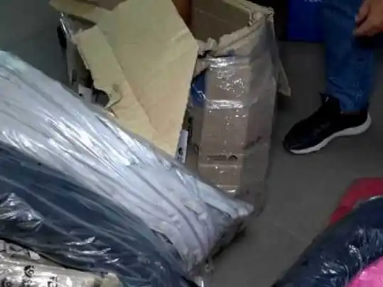 Nación envió cajas con 1500 cierres de
camperas a escuelas técnicas de Formosa