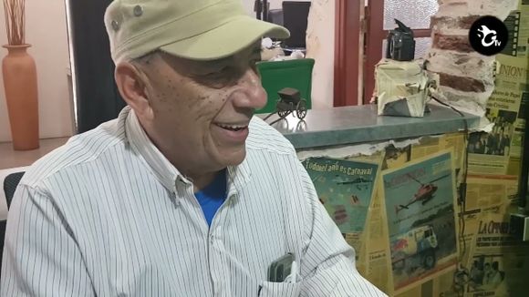 Oficios extraordinarios: Mario, el “inventor” de “la motito” de mandados