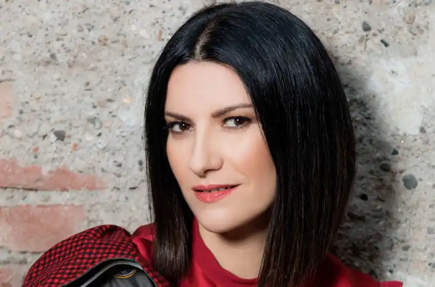 Laura Pausini criticó duramente los homenajes a Diego Maradona y lo calificó de “poco apreciable”