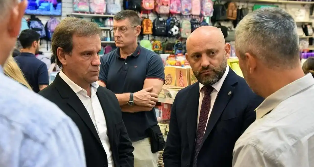 "Con esto se ayuda a las familias a comprar útiles para las escuelas, y también a la producción", dijo el ministro de Desarrollo Productivo santafesino, Gustavo Puccini.