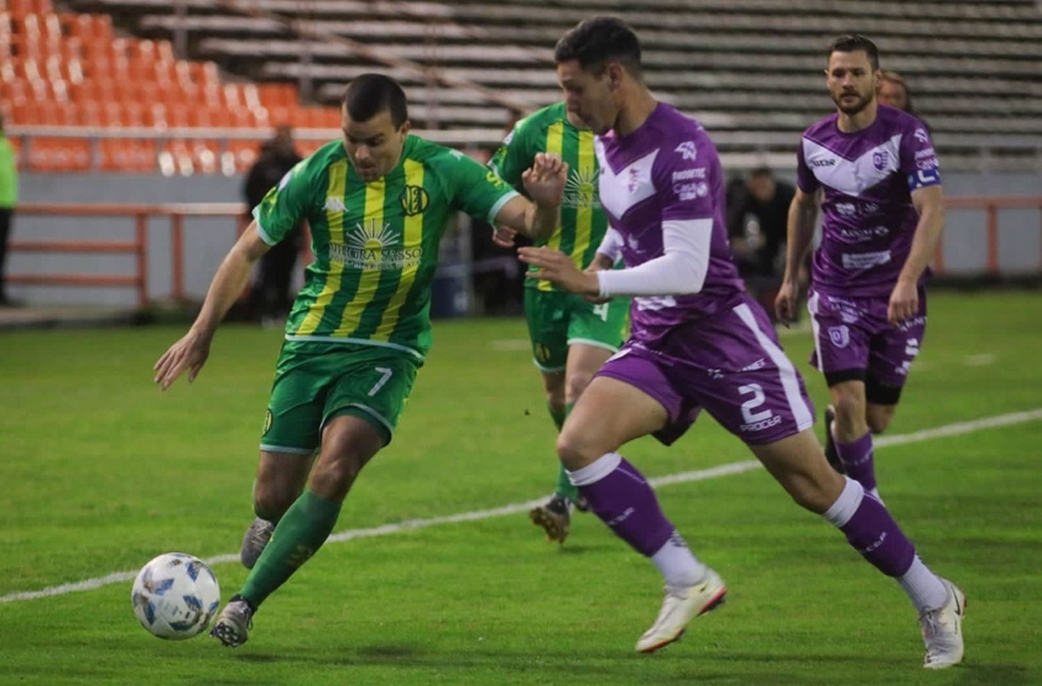 Aldosivi igualó con el último y desaprovechó la ayuda de Gimnasia