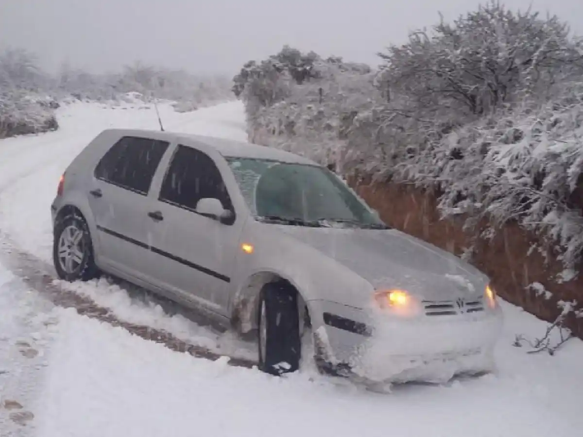El show de la nieve sorprendió al norte cordobés