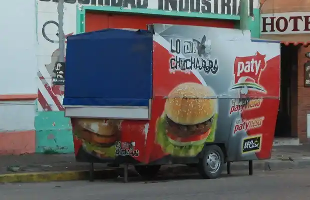 Buscan reglamentar el funcionamiento de los carritos pancheros de la ciudad 