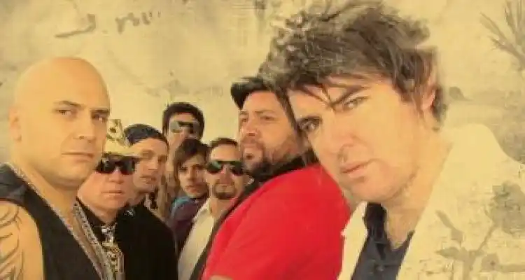 Galanes canta a los Cadillacs