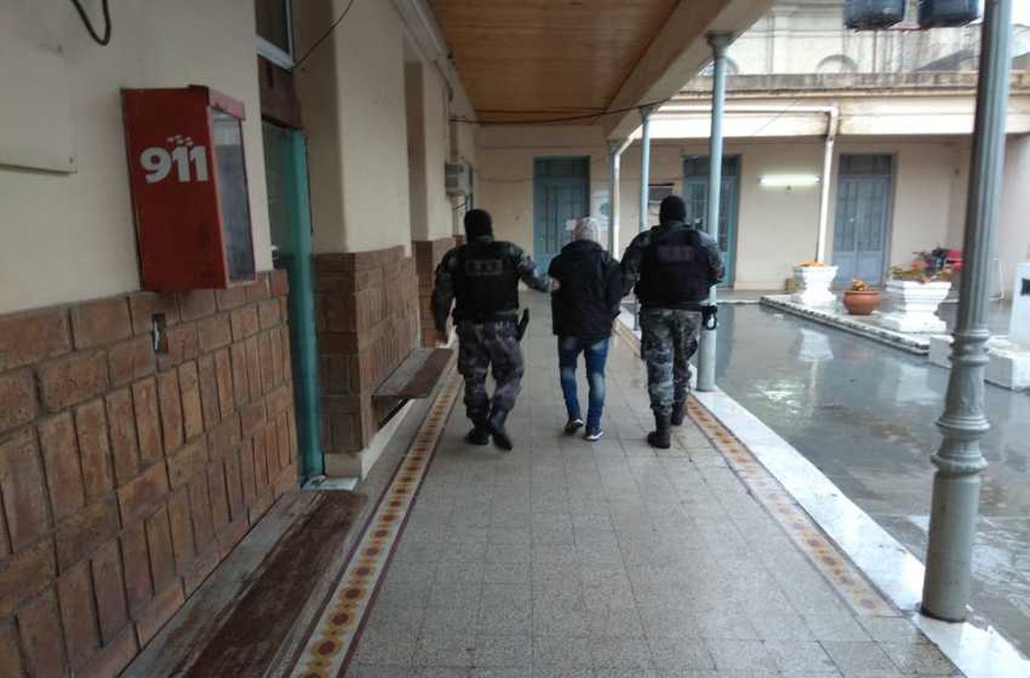 Allanamientos en Villa Constitución: seis detenidos y tres armas secuestradas