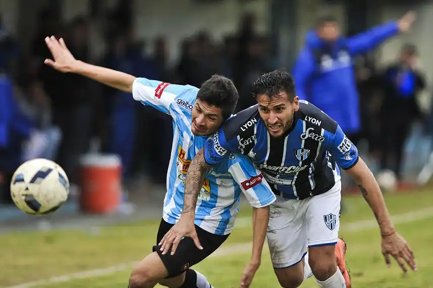 Juventud le ganó 2 a 0 a Almagro y pasó a cuartos de final de la Copa 