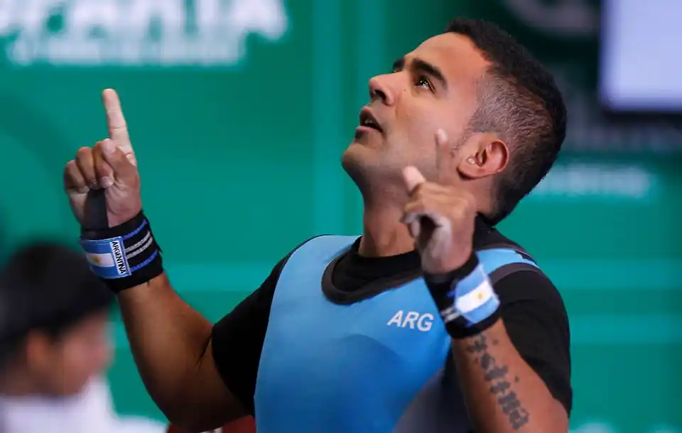 Doble quinto puesto en pesas