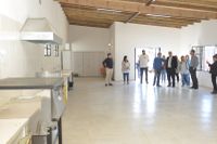 Avanza la construcción de un nuevo comedor en las escuelas de Cerro Leones