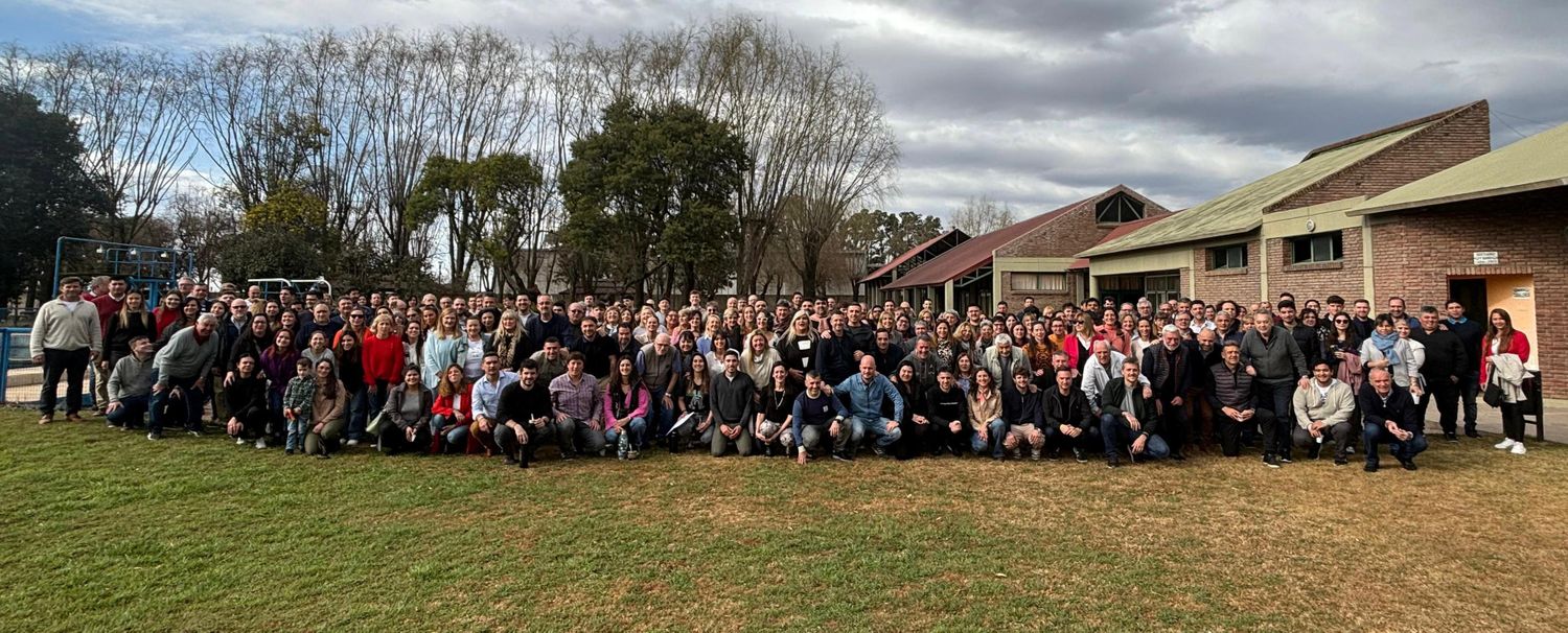 La foto final con los integrantes de los distintos espacios políticos.