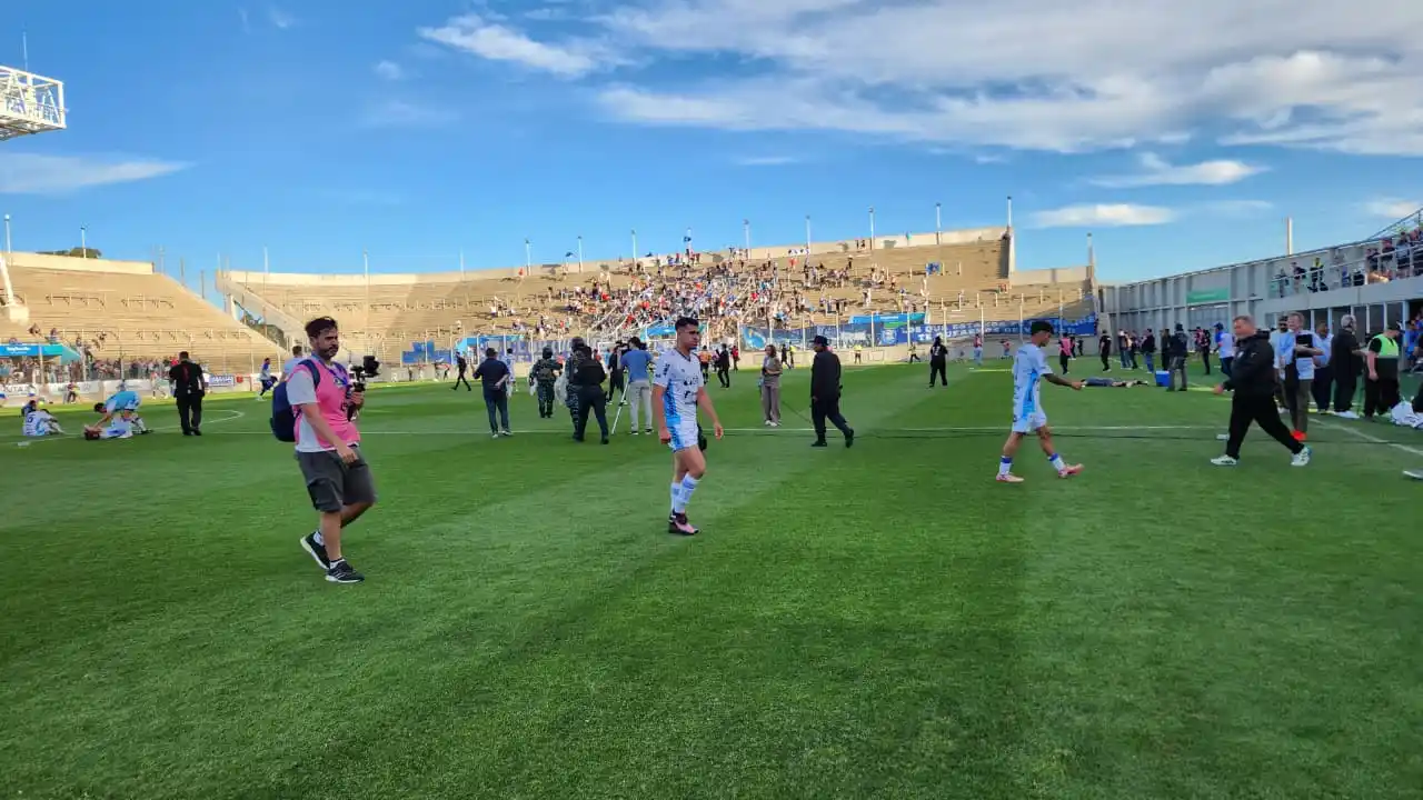 tristeza jugadores aprtido perdión partido perdido la crema final ascenso - 2