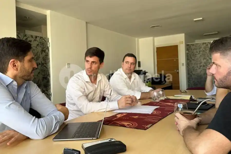 Luego del encuentro "que no fue" en Rafaela, Pullaro recibió a Viotti y a su hermano Ivan  en Santa Fe