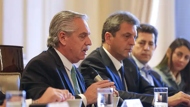 Alberto Fernández mostró foto de unidad con Massa y Rossi