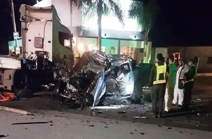 Tragedia en Sunchales: seis muertos tras un choque entre un camión y una camioneta