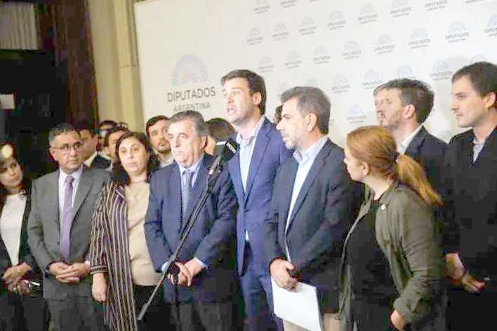 La decisión de Milei sobre la presidencia de 
Diputados alienta la posibilidad de mantener JxC