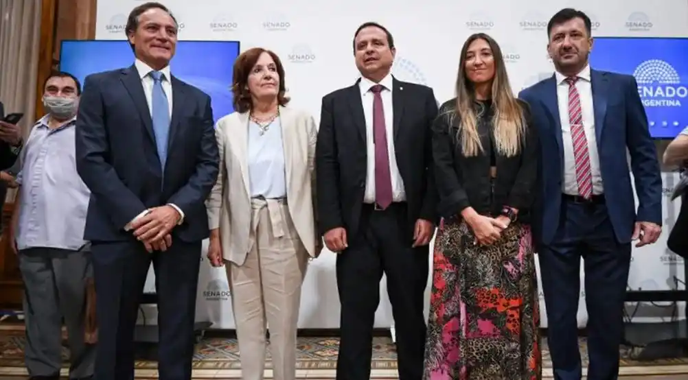 Tras no dar quorum, el bloque de Kueider explicó por que se levantó en el Senado