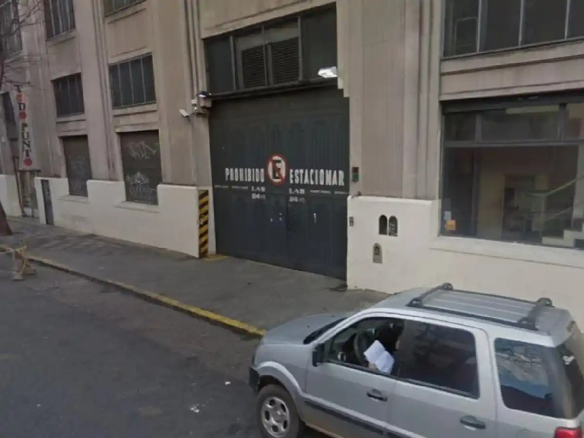 Buenos Aires: Quiso arreglar el aire acondicionado y cayó de un séptimo piso