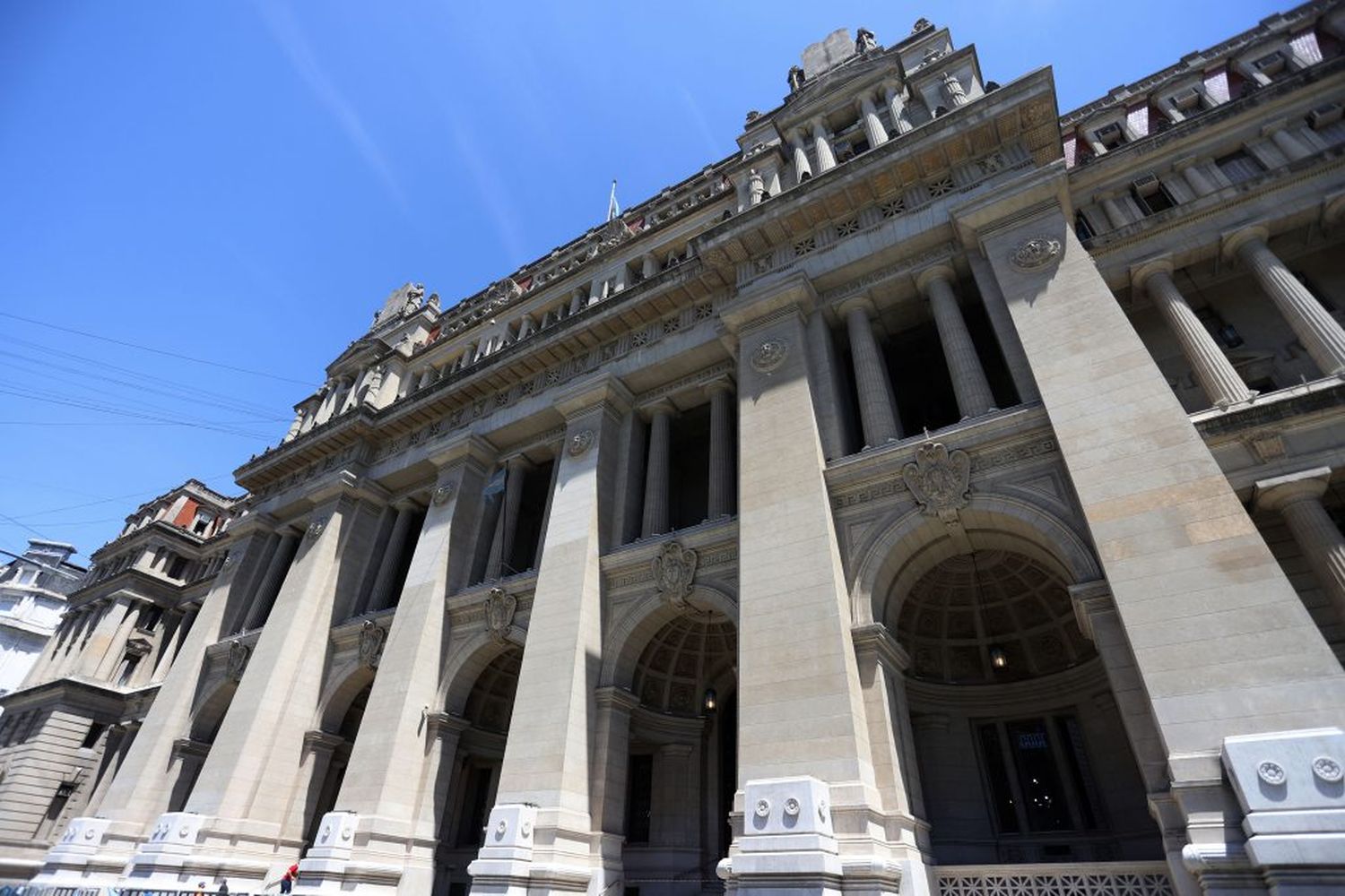 La Corte Suprema citó a una audiencia el recorte de fondos