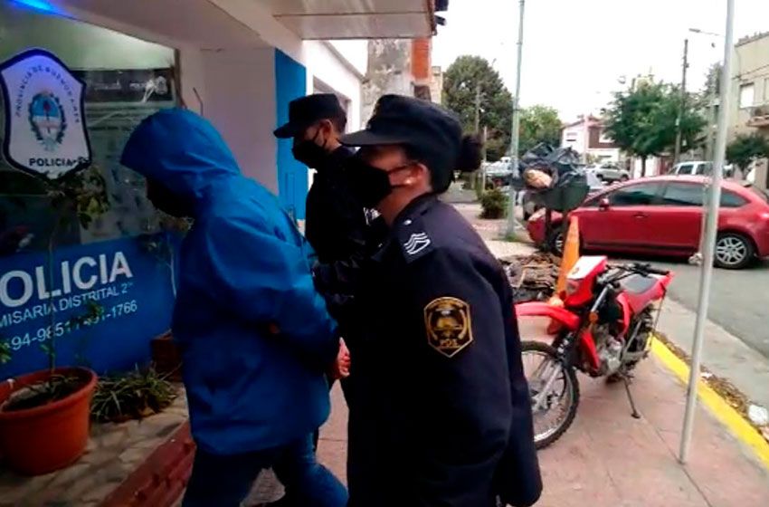 Caen tres hombres con inhibidores de alarmas, en dos operativos