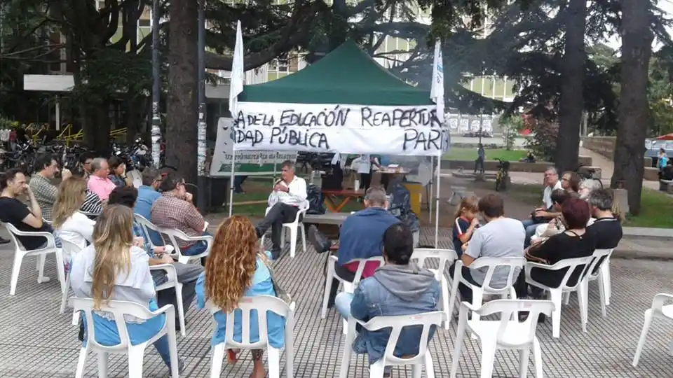 UNMDP: docentes dictarán clases públicas en reclamo de mejoras salariales